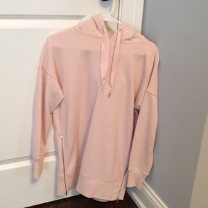 Aerie pink long pullover sweat shirt. never worn.